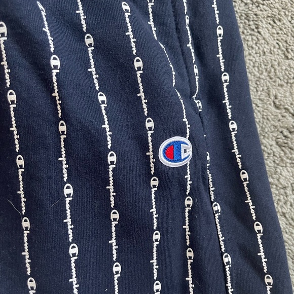 Champion shorts - Picture 2 of 3